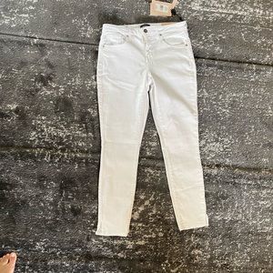 Women’s NYDJ white-size 4-Ami style